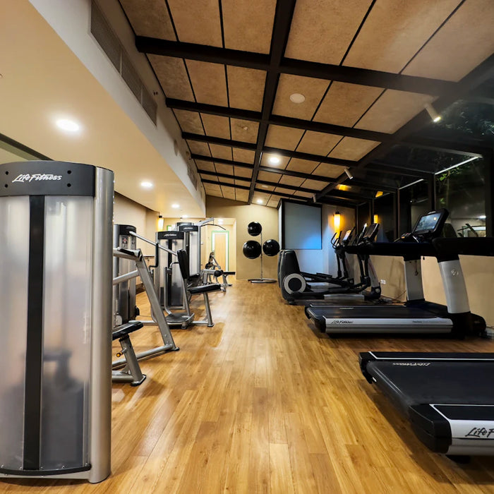 The Benefits of Cardio Machines vs. Free Weights